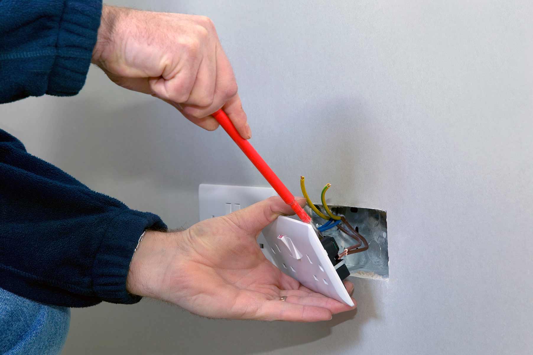 Our electricians can install plug sockets for domestic and commercial proeprties in Acton Green and the local area. 